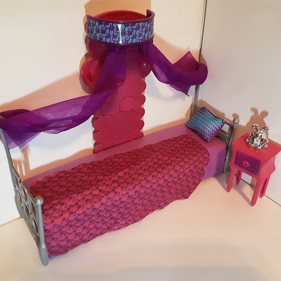 2010 Barbie bedroom set - Picture 1 of 7